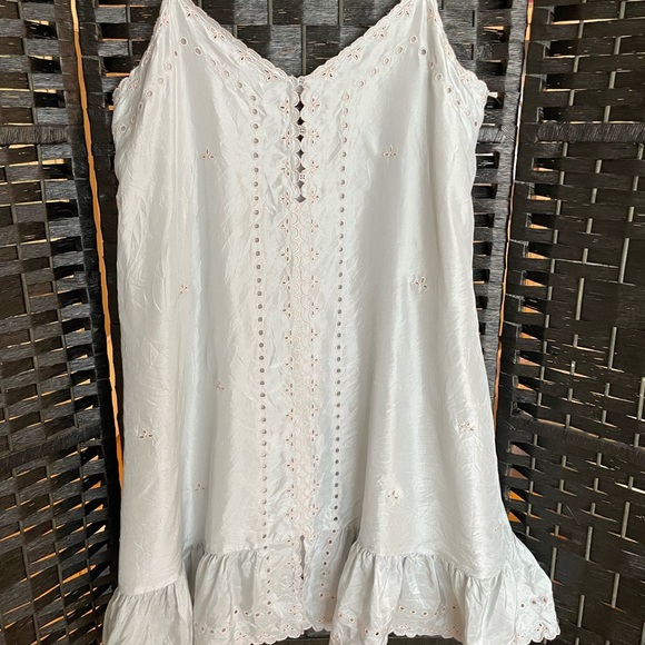 BCBG MaxAzaria xandra 100% Silk Short Casual Dress  in size 2 - Picture 3 of 12